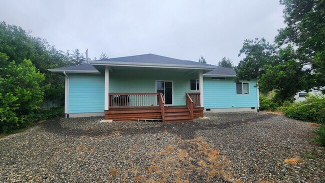109 N Port Loop NW