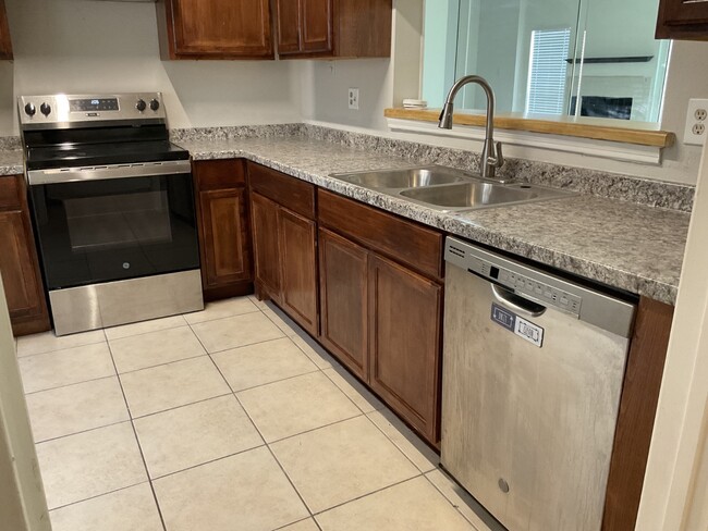 Photo - 12400 Brookglade Cir