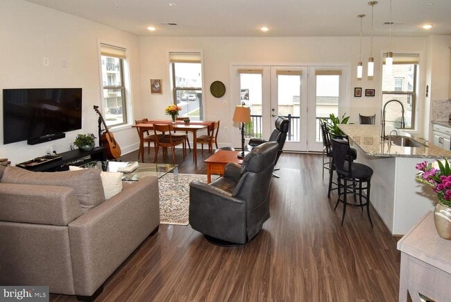 Photo - 23610 Havelock Walk Ter