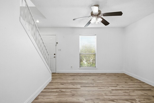 Photo - 2729 Hurstview Dr Unit 2729 Hurstview Drive #A