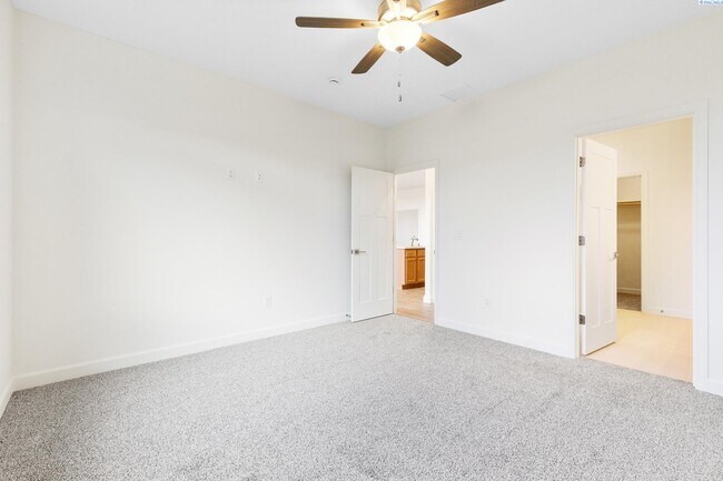 Photo - Beautiful brand new rental