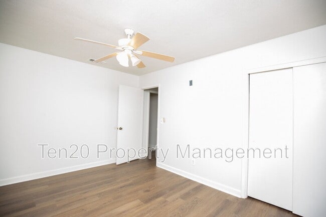 Photo - 4034 Savannah Dr