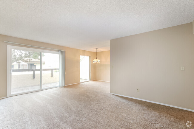 Building Photo - LOVELY AND SPACIOUS 2BR 2BA CONDO!!! Unit 12