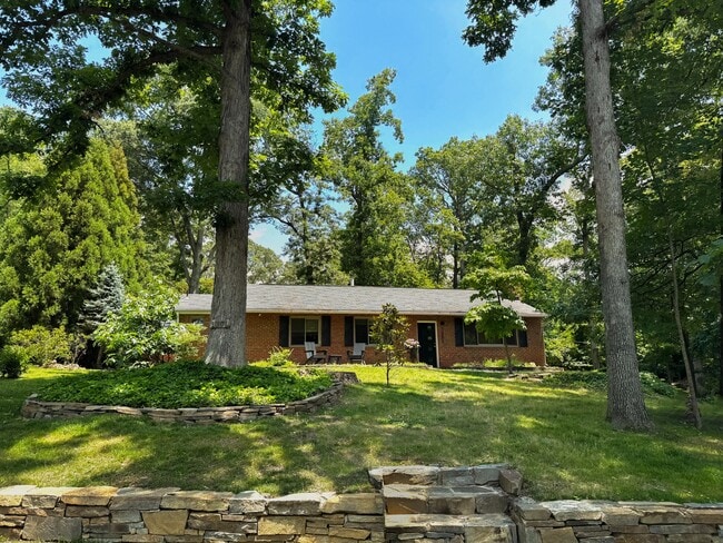 Building Photo - 1301 Gahant Rd Rental