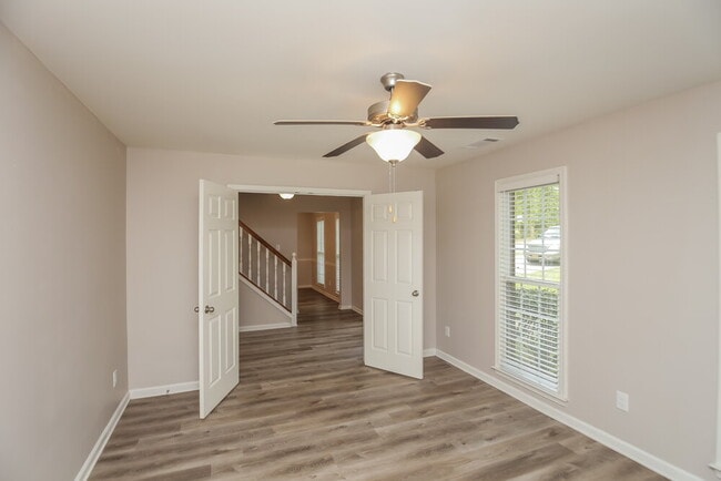 Photo - 1183 Crestbrook Dr