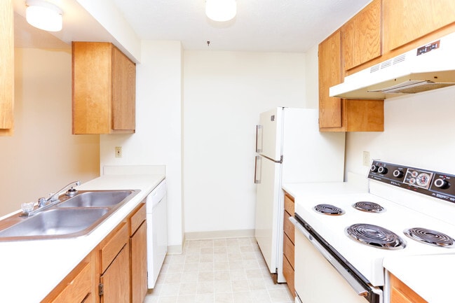 2 BR, 1 BA - 845 SF - Tammany Hills Apartments