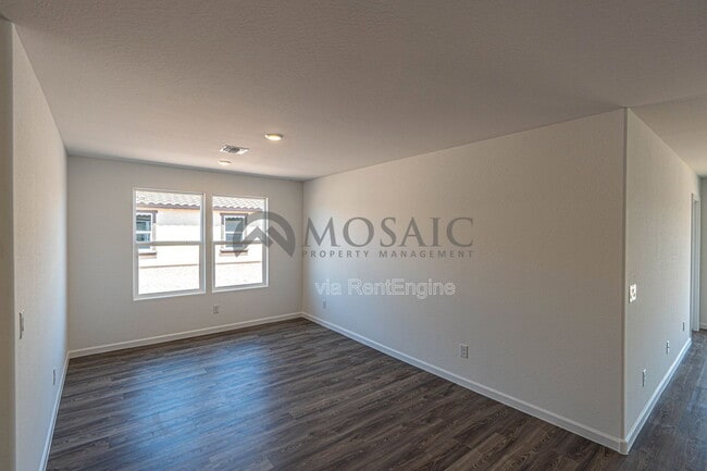 Photo - 1445 Jaycie Dr