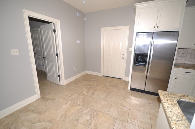 Photo - 417 Chavanne St