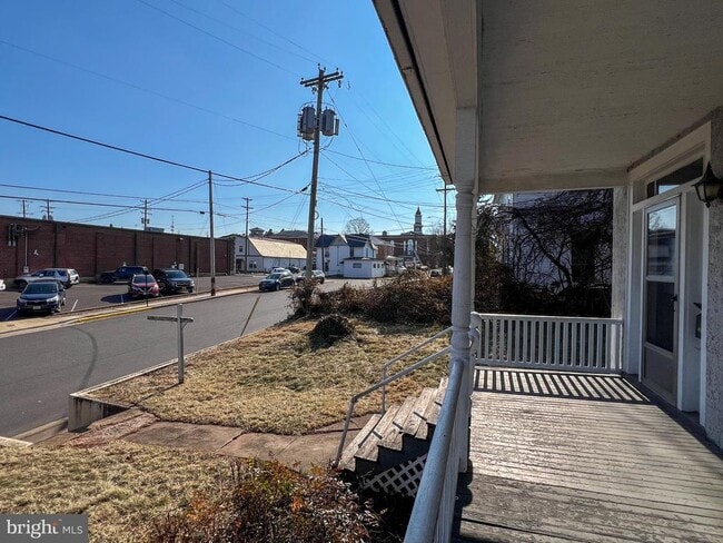 Photo - 314 N West St