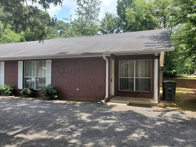 Cute Two Bedroom Two Bath Duplex - Cute Two Bedroom Two Bath Duplex