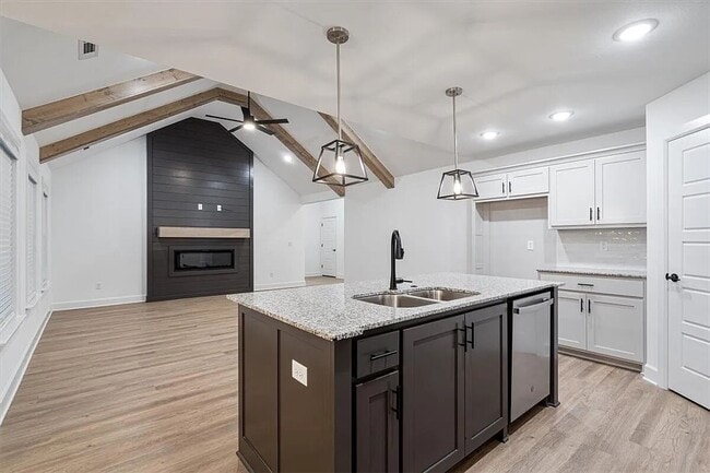 Photo - 1040 Monarch Rd