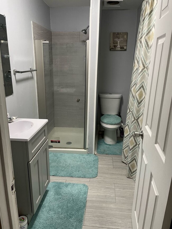 Building Photo - 264 Peck St Unit 3rd Fl