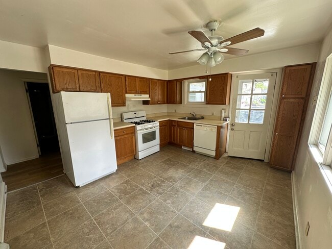 Photo - 80 Eastland Rd