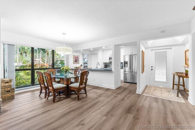 Photo - 401 Brackenwood Ln S