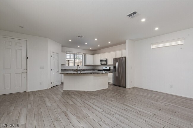 Photo - 8045 Skye Foxx St