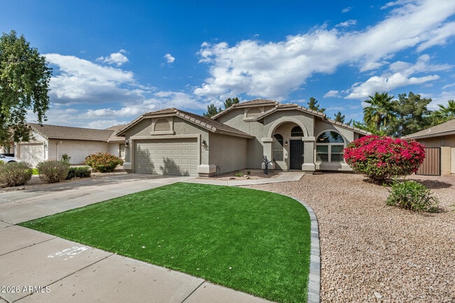 Photo - 2334 E Rawhide St