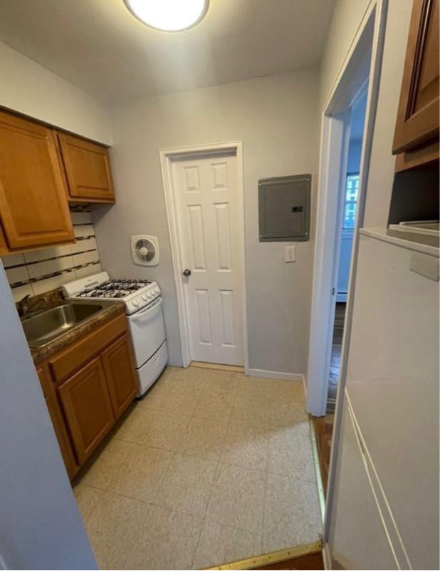 Building Photo - 245 Kinderkamack Rd Unit 245B