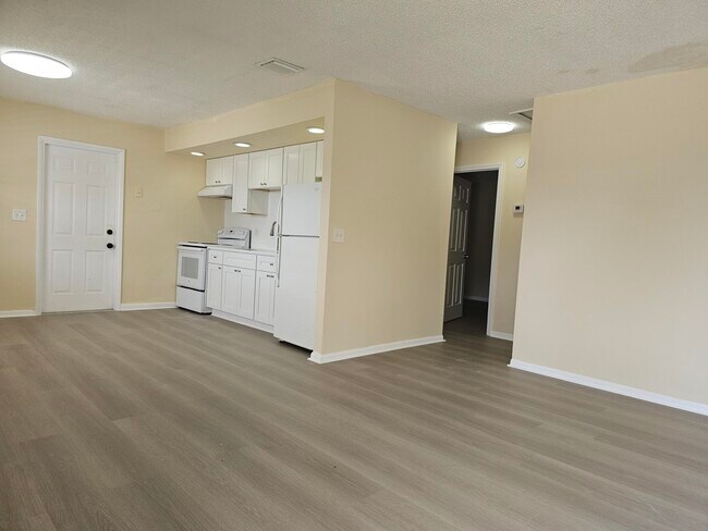 Photo - 4641 Myla Ln