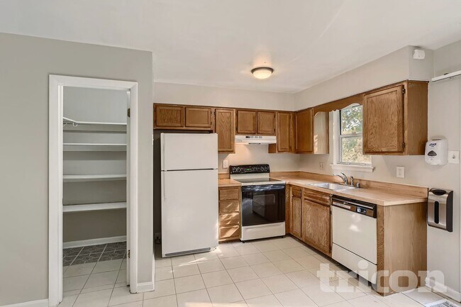 Photo - 639 Glynock Pl