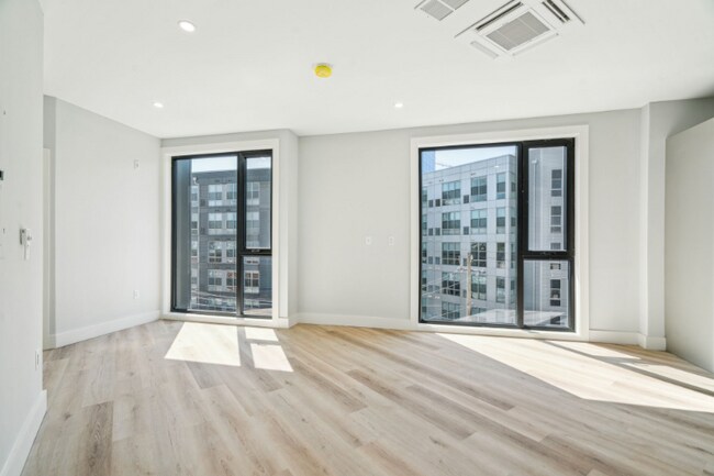 Photo - 3748 Lancaster Ave Unidad 306