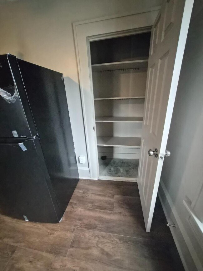 Photo - 323 Bedford Ave NW