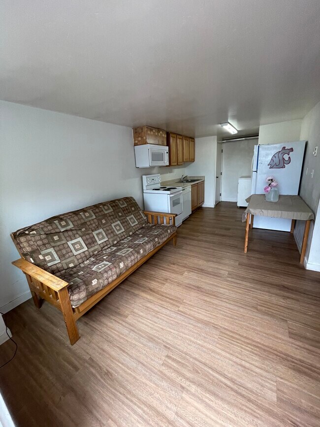 Photo - 810 NE Michigan St