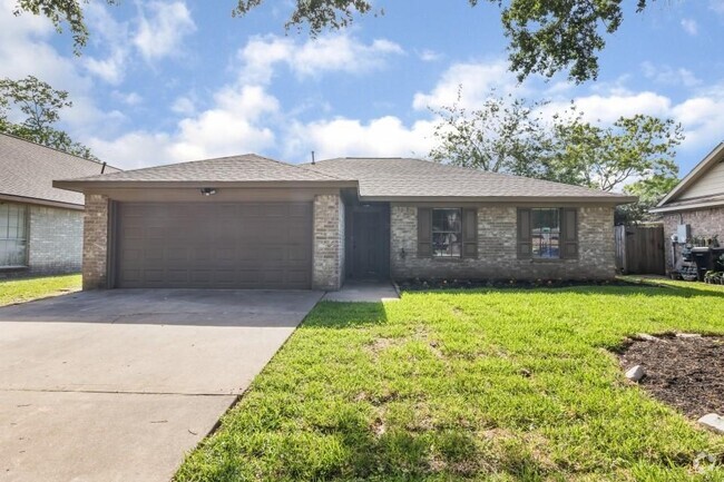 Building Photo - 2105 Greenwood Dr Rental