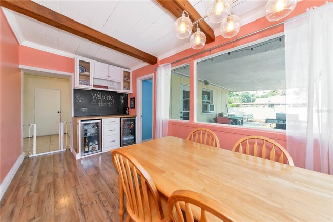 Photo - 2004 19th St W