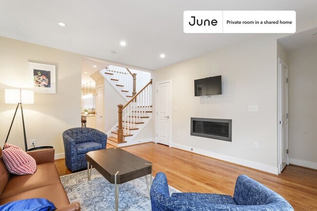Room in Shared 3 bed/3 bath home in Capitol Hill