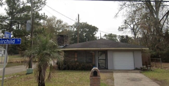 Building Photo - 2358 Fairchild St Rental
