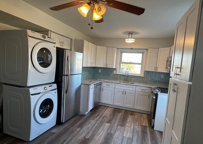 Building Photo - 3417 W Westmoreland St Rental