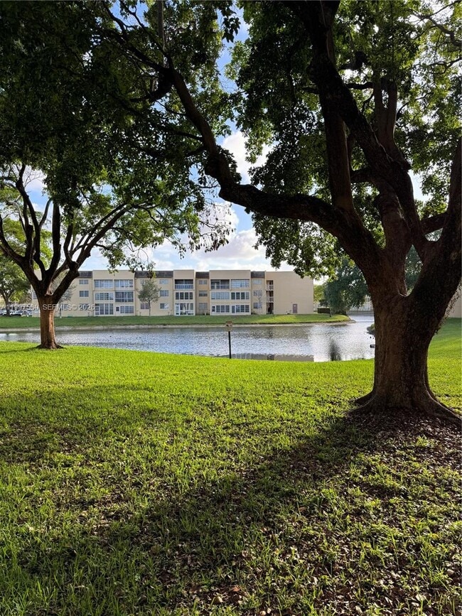 Photo - 6150 NW 62nd St Unit 106