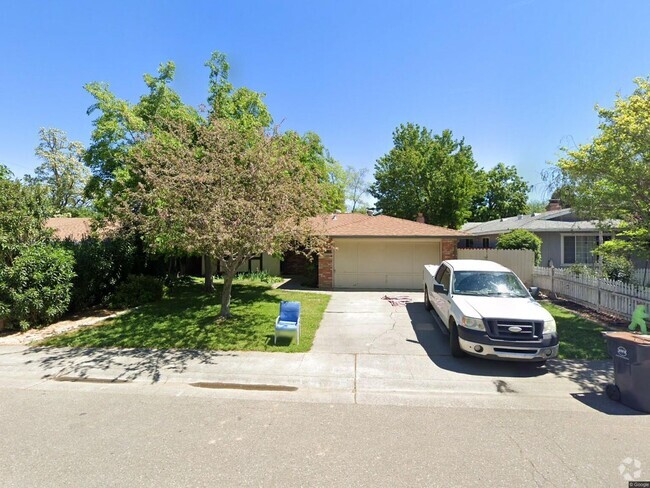 Building Photo - 3 Bedroom Home Near Slide Hill Park-$500 O...