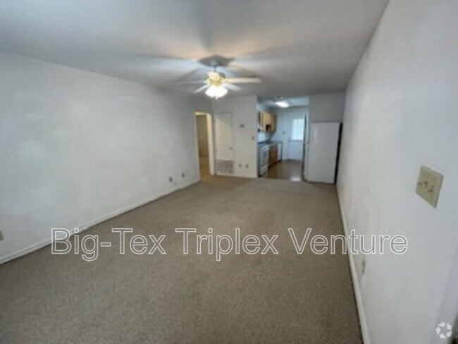 Building Photo - 262 N Pecan St Rental