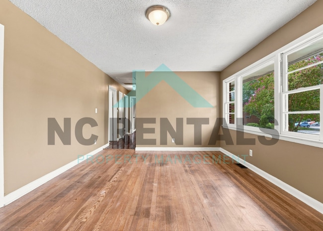 Photo - 1800 Woodmere Dr