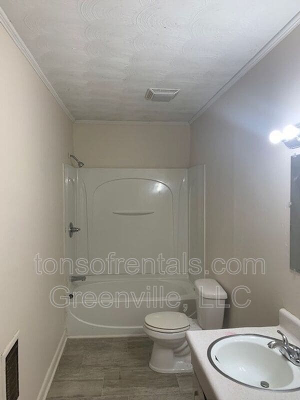 Photo - 111 Pineview Rd