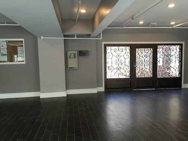 739 Garland Ave