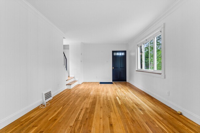 Photo - 947 Brintell St