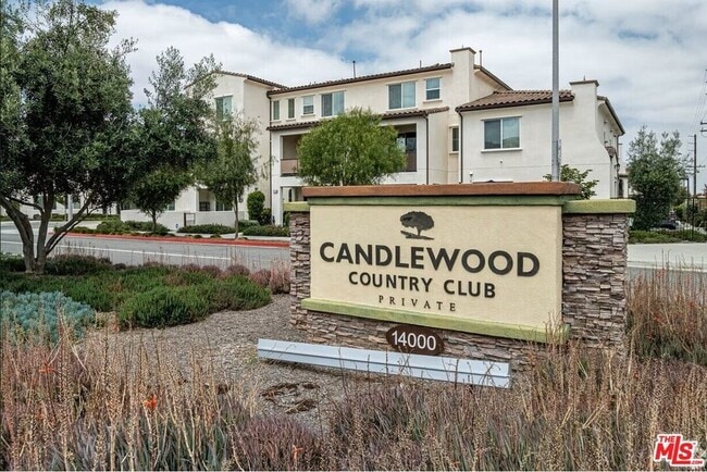 Building Photo - 13935 Fairway Dr