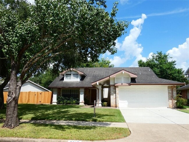 Photo - 2215 Brook View Ln House