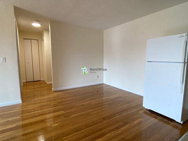 Photo - 222 Babcock St Unit 4E