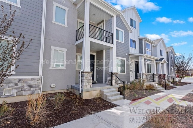 Building Photo - 15271 S Reins Wy