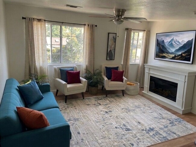 Building Photo - 535 N Yucca Ridge Rd Unit ADU