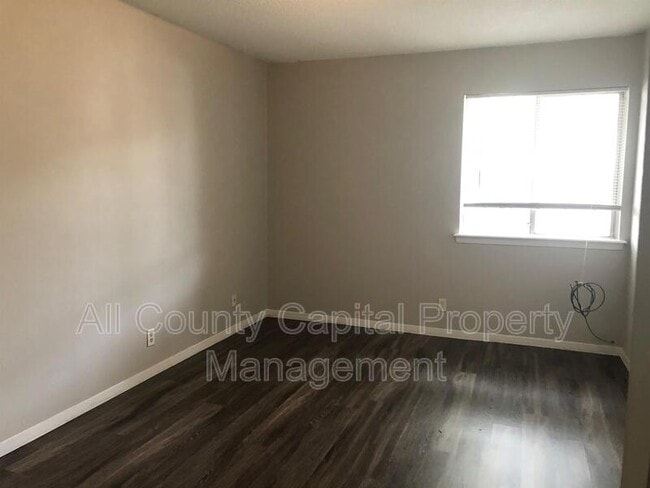 Photo - 6506 South First Street #102, Unidad 102