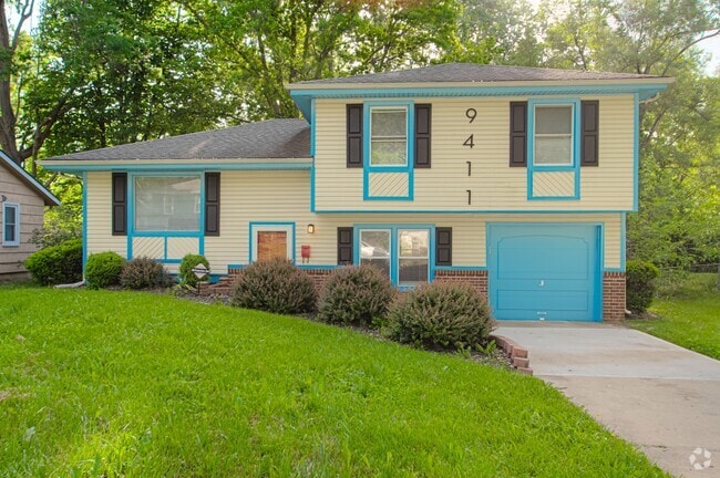 Building Photo - 9411 Fairwood Dr Rental