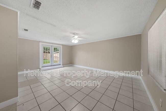 Photo - 7422 Stonehouse Dr