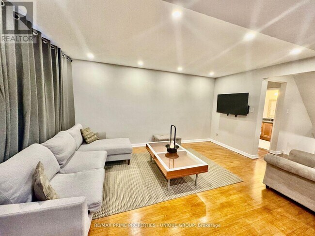 Photo - 282 Roywood Dr