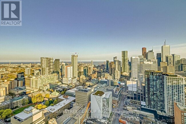 Photo - 386 Yonge St Unit 3907