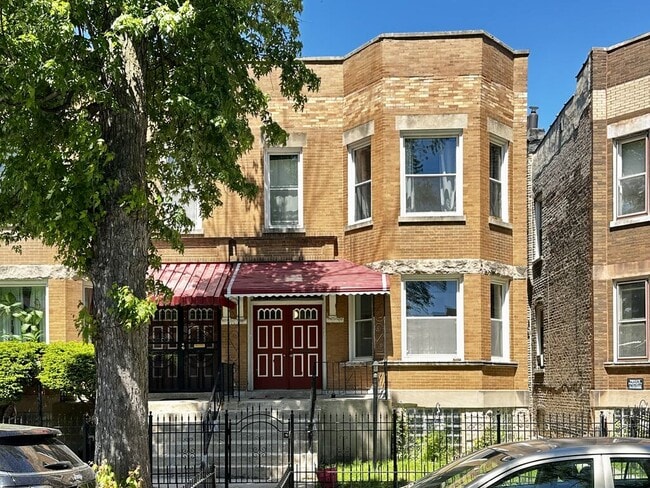 Building Photo - 3408 W Carroll Ave