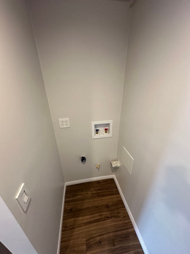 Photo - 1032 Justin Ave